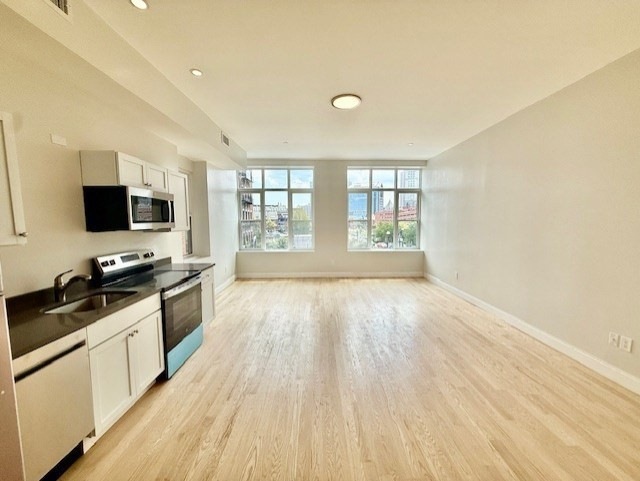 204 Hanover St unit 3F, Boston, MA 02113 - photo 1