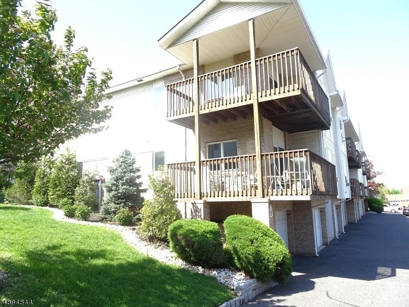 17 di Donna Ct, Clifton, NJ 07013 - photo 1