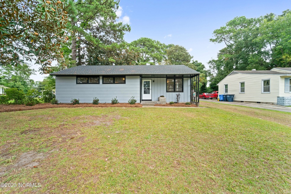 530 Oak Ln, Jacksonville, NC 28540 - photo 1