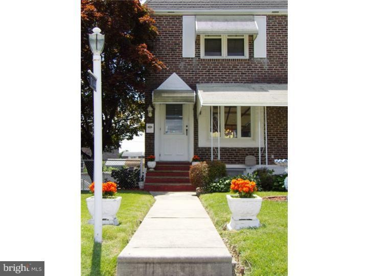 1044 Oakwood Dr, Glenolden, PA 19036 - photo 1