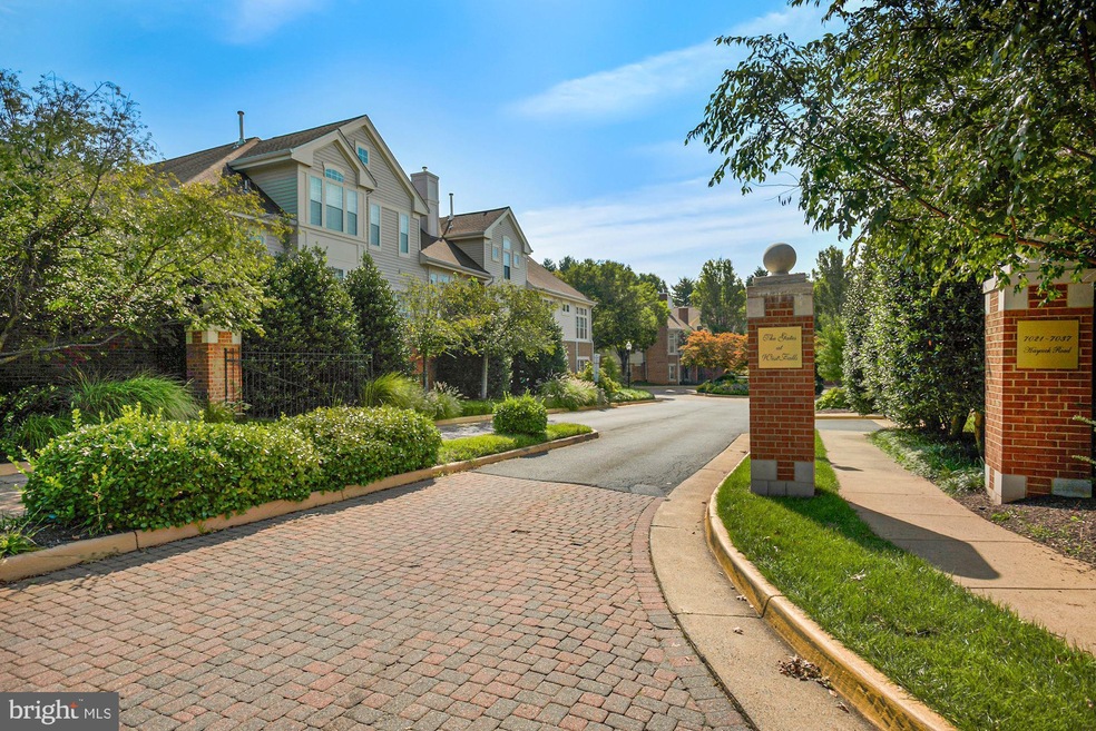 7021 Haycock Rd unit A, Falls Church, VA 22043 - photo 1