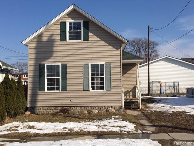 1422 8th St, Port Huron, MI 48060 - photo 1