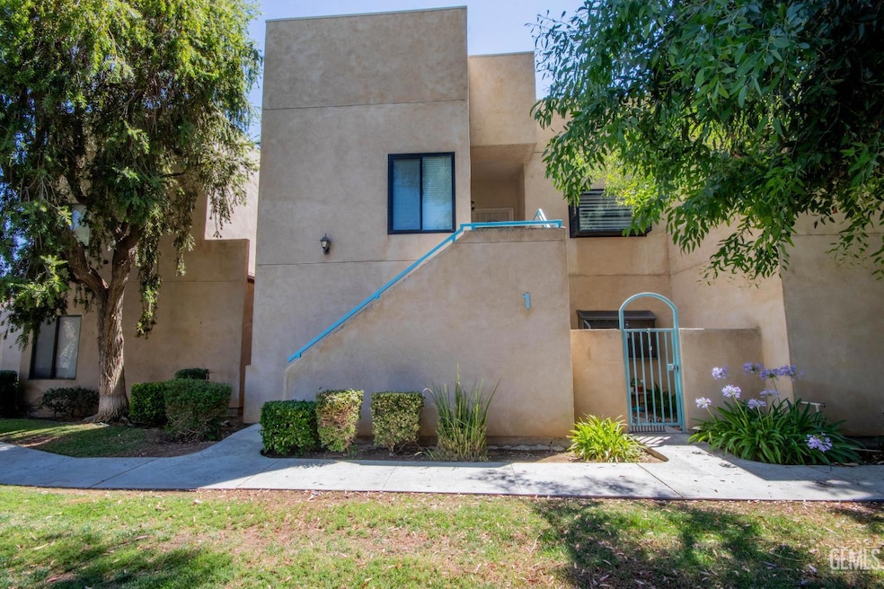 14500 Las Palmas Dr unit 3, Bakersfield, CA 93306 - photo 1