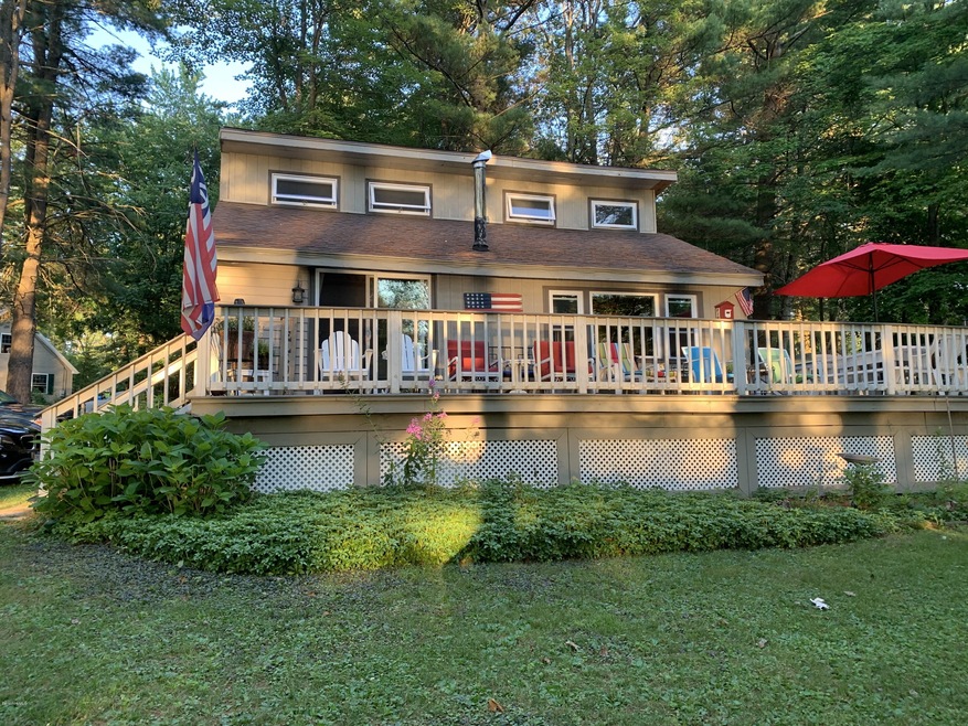 7 Beach Rd