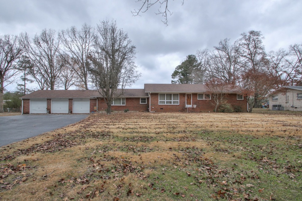 1403 Royal Trail, Manchester, TN 37355 - photo 1