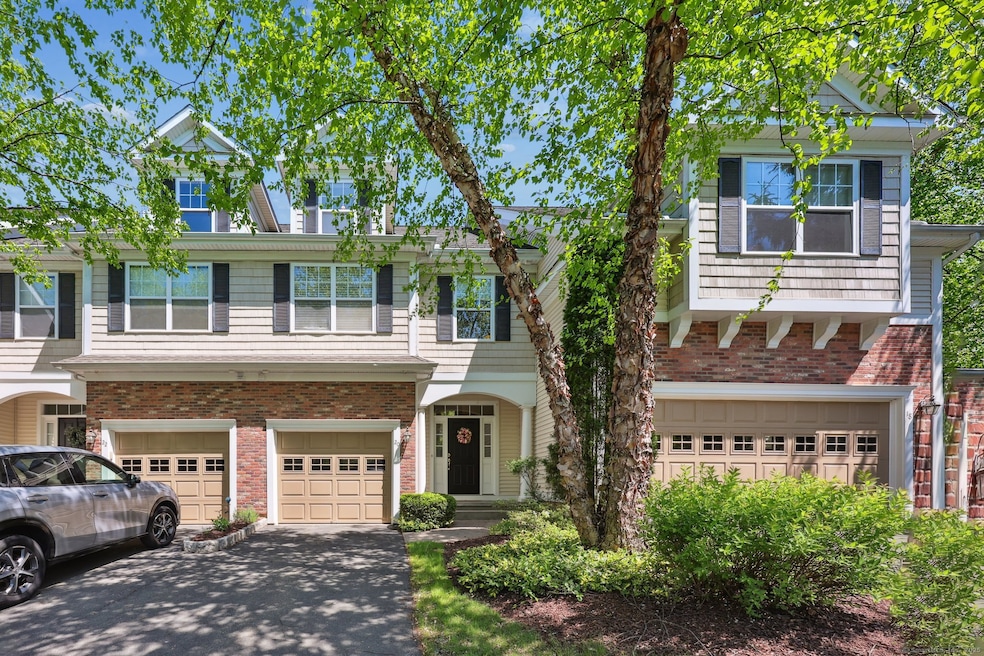 20 Goodwin Cir unit 20, Hartford, CT 06105 - photo 1