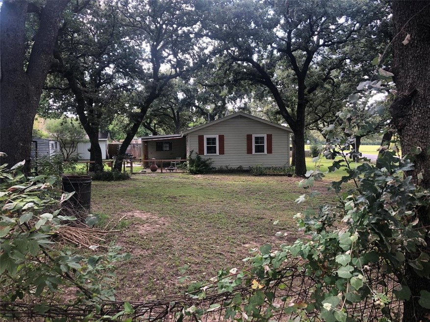 12460 Deeds Ct, Azle, TX 76020 - photo 1