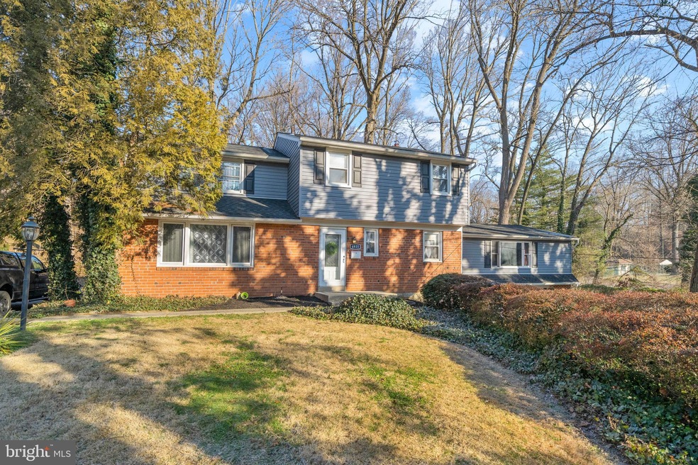 4935 Chester Creek Rd, Brookhaven, PA 19015 - photo 1