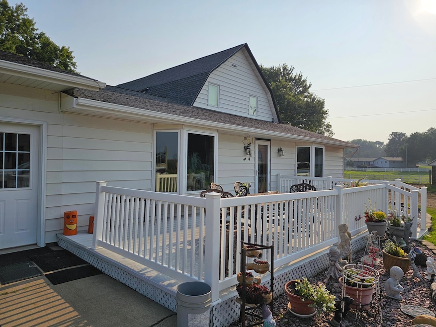 wonderful deck to watch the sunset