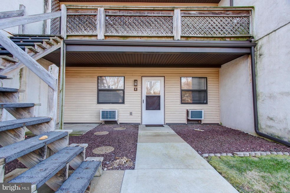 1334 W Wyomissing Ct unit K, Reading, PA 19609 - photo 1
