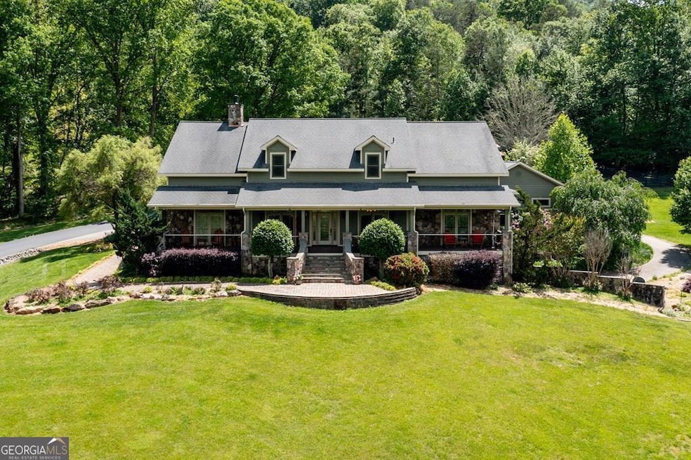 Pending $1,900,000 • Co-Listing Agent