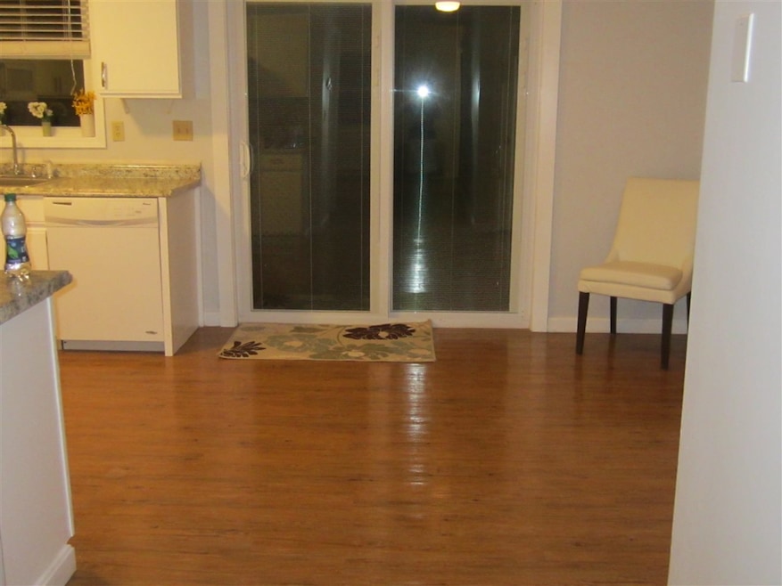 1025 S Mammoth Rd unit 4, Manchester, NH 03109 - photo 1