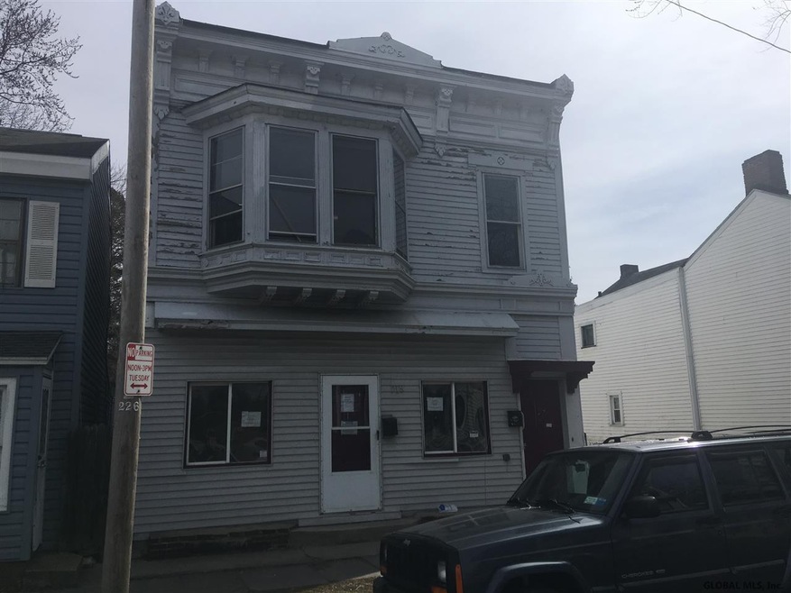 718 2nd Ave, Troy, NY 12182 - photo 1