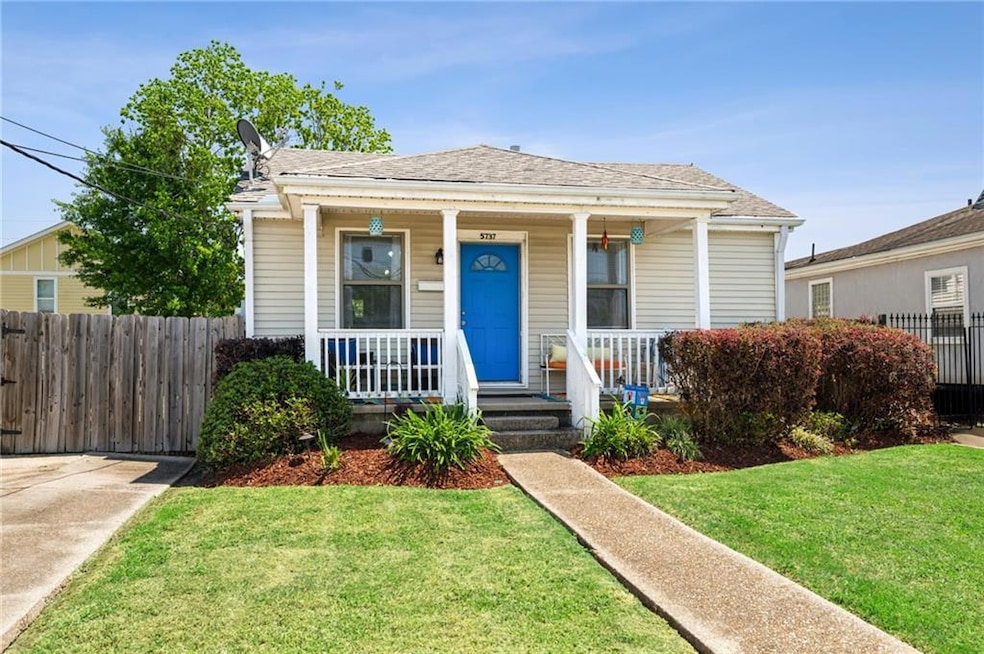 5737 Wildair Dr, New Orleans, LA 70122 - photo 1