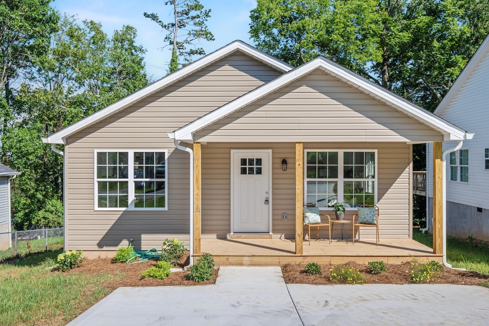 Pending $270,000 • Co-Listing Agent