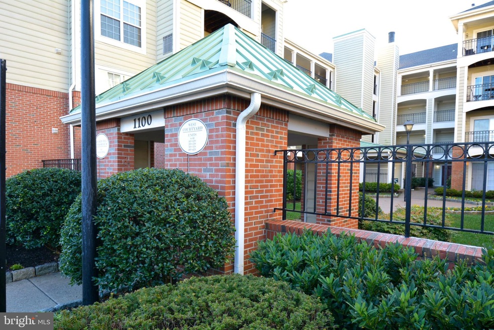 Quaker Hill Community unit 406, Alexandria, VA 22314 - photo 1