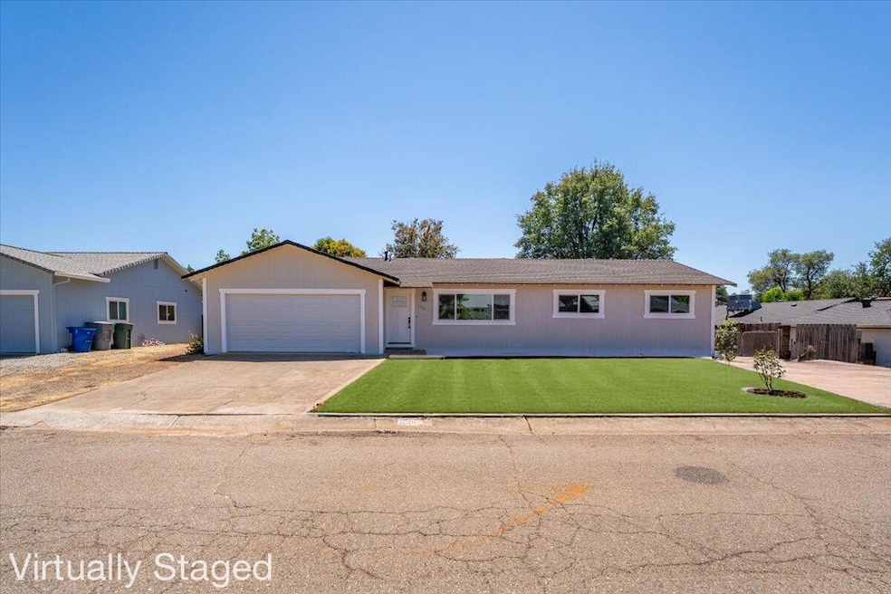 For Sale $399,900 • Co-Listing Agent