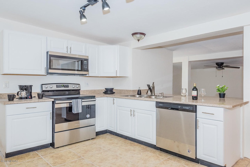 013 - 3311 N. Tuttle Ave-X2