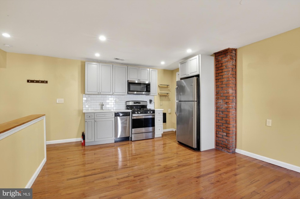 1400 S Chadwick St unit 2, Philadelphia, PA 19146 - photo 1