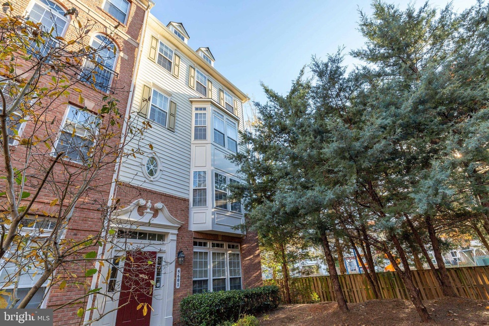 5601 Harrington Falls Ln unit 5601-T, Alexandria, VA 22312 - photo 1