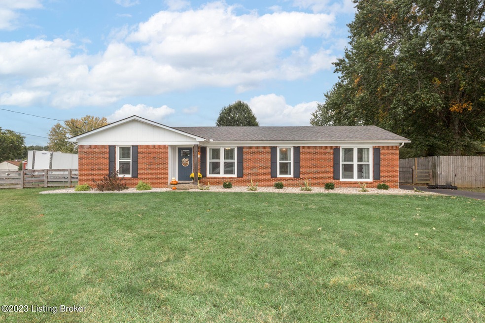 500 Harrison Cir, Mount Washington, KY 40047 - photo 1