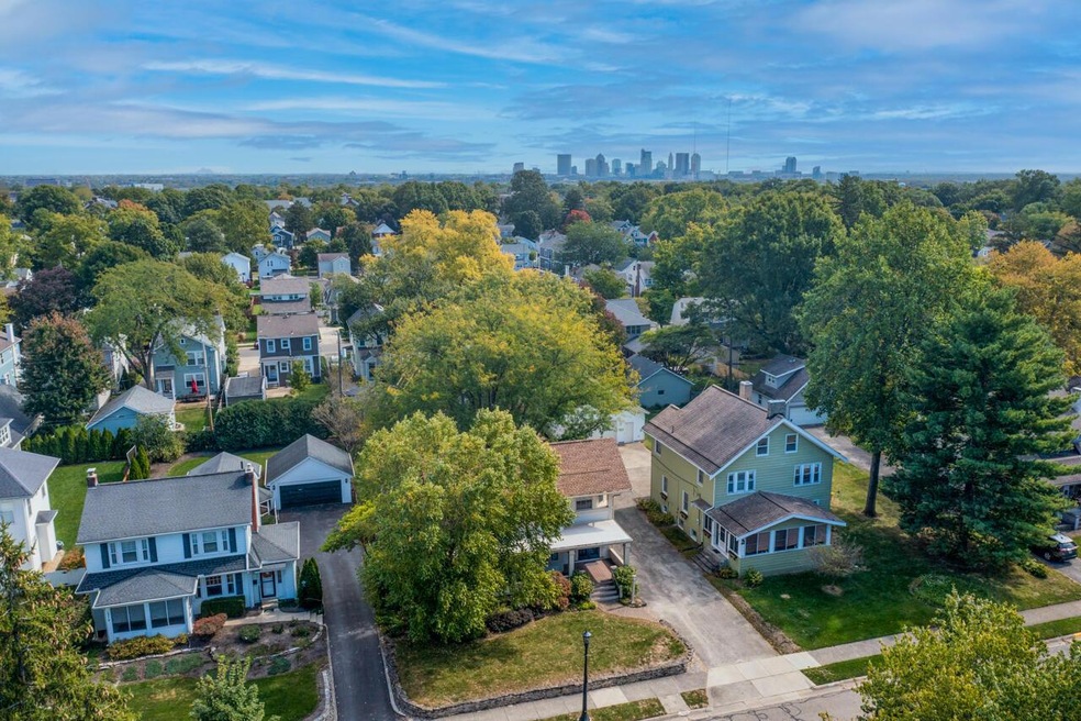 Aerial - Wyandotte Road