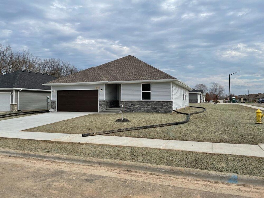1296 S Whitaker Ave, Republic, MO 65738 - photo 1