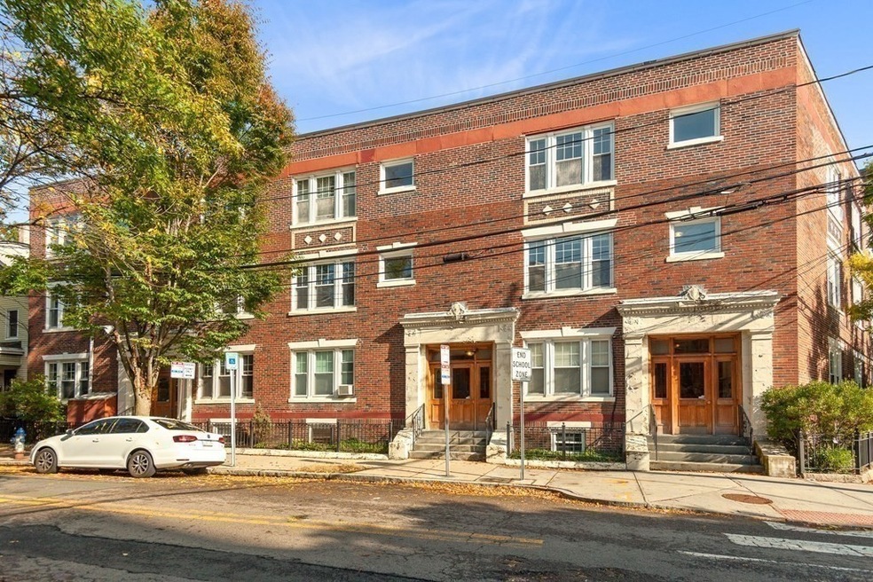 268 Windsor St unit 4, Cambridge, MA 02139 - photo 1
