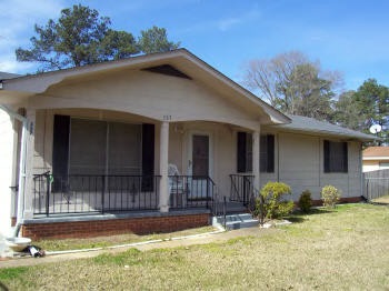 557 Georgetown St, Hazlehurst, MS 39083 - photo 1