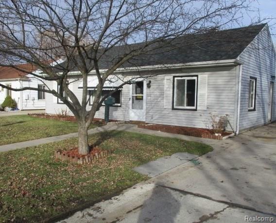 26600 Grandmont St, Roseville, MI 48066 - photo 1