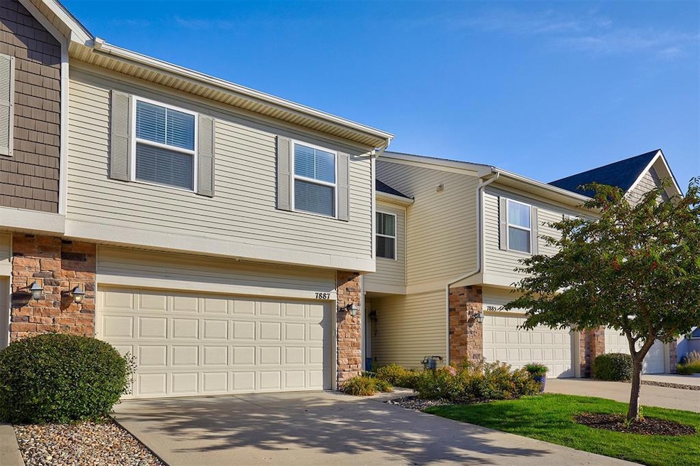 7887 Cottonwood Ln, West Des Moines, IA 50266 - photo 1