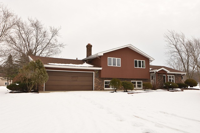 27027 S Juniper Dr, Crete, IL 60417 - photo 1