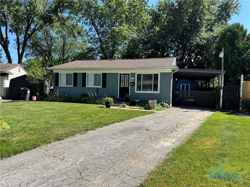 128 Sierra Ct, Toledo, OH 43607 - photo 1
