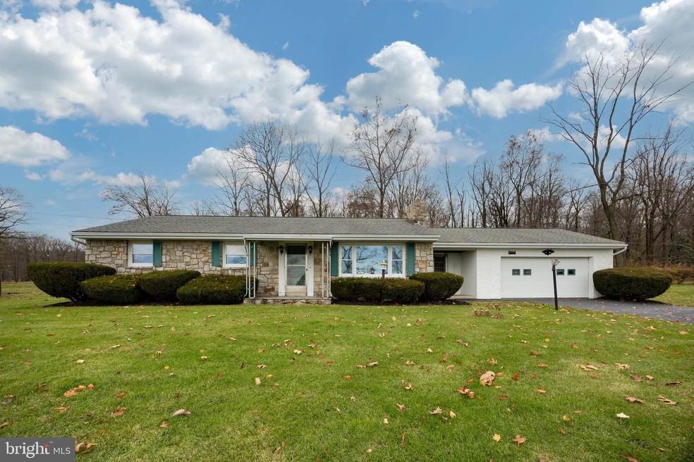 594 Twin County Rd, Honey Brook, PA 19344 - photo 1