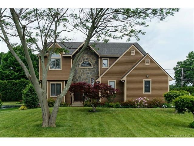 581 Ridge Rd, Wethersfield, CT 06109 - photo 1