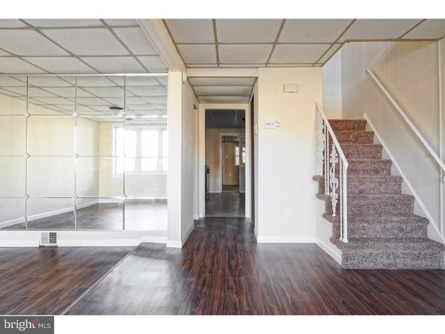 202 Glen Cove Rd, Darby, PA 19023 - photo 1