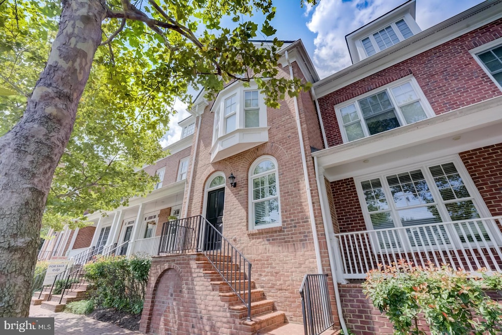 958 N Washington St, Alexandria, VA 22314 - photo 1