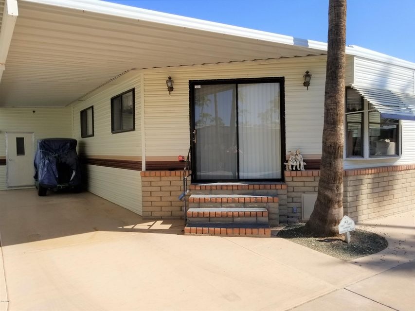 Front of House Pic 3