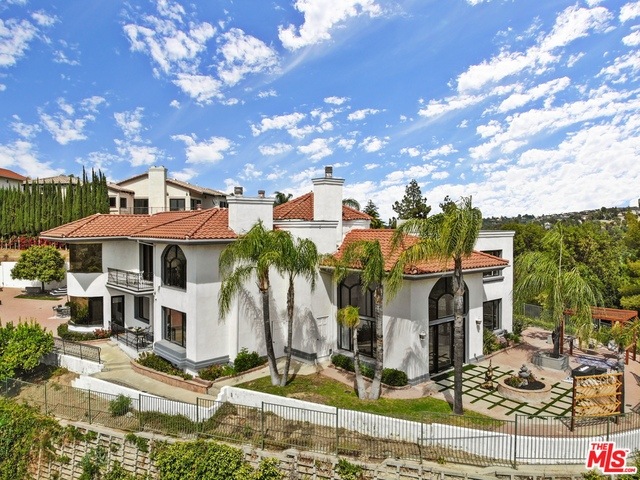 21610 Medina Estates Dr, Woodland Hills, CA 91364 - photo 1