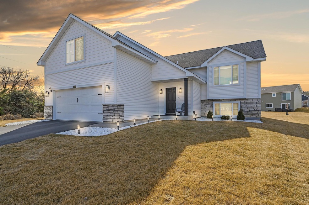 Welcome to 1276 Rich River Way, New Richmond, WI 54017!