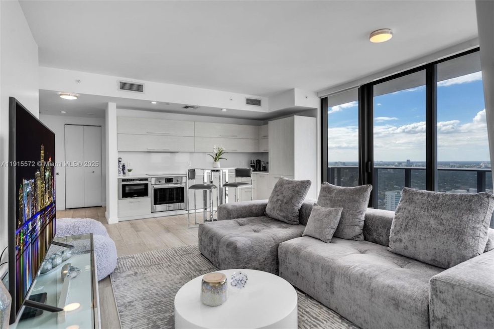 55 SW 9th St unit 4008, Miami, FL 33130 - photo 1