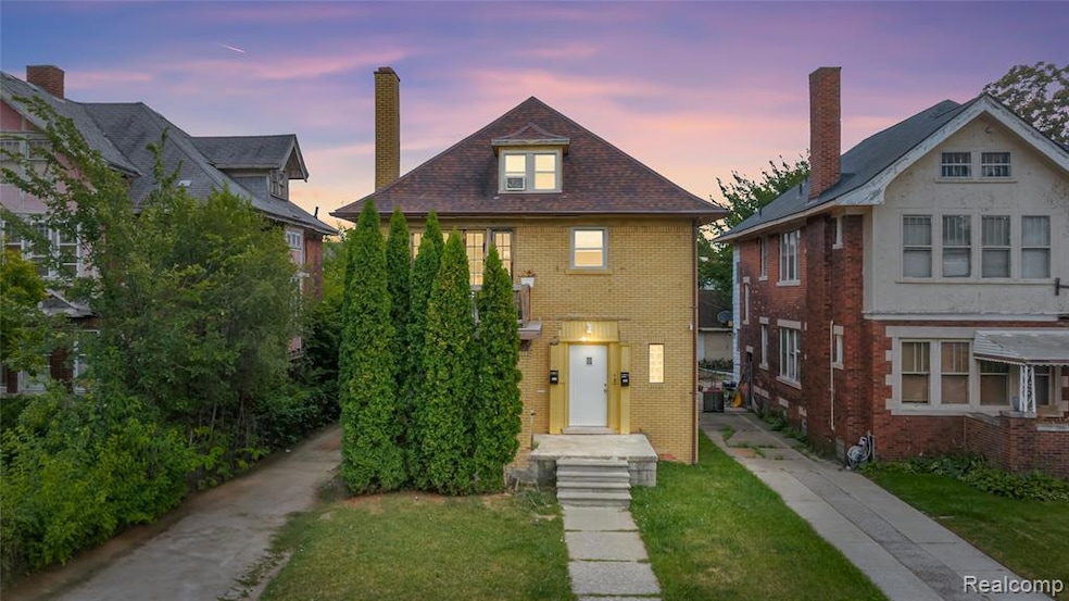 Sold $300,000 • Co-Listing Agent