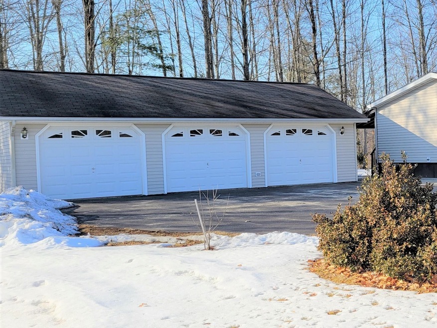 108 Hillview Cir, Charlestown, NH 03603 - photo 1