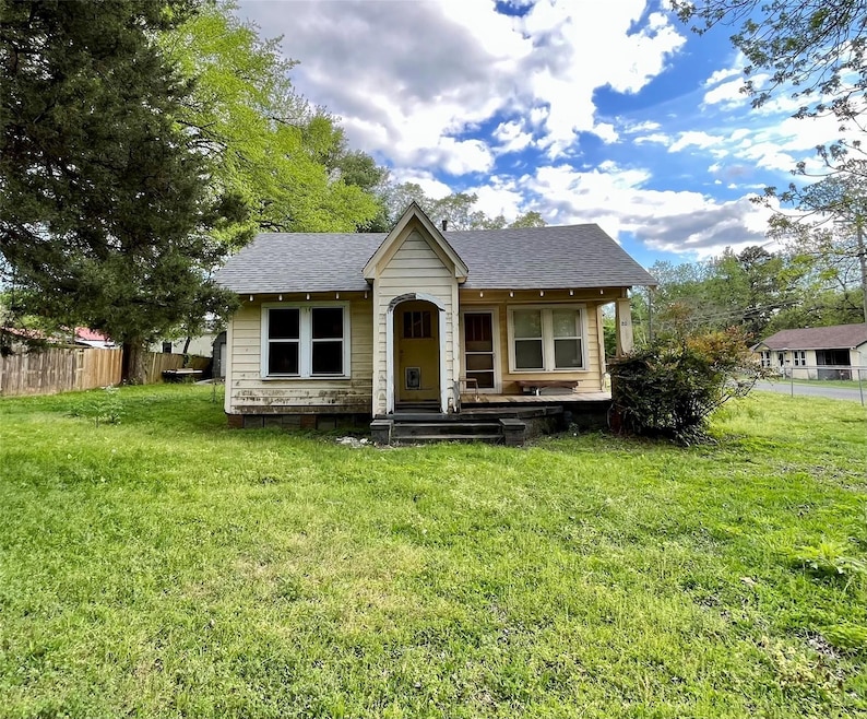 203 E California Ave, Vivian, LA 71082 - photo 1