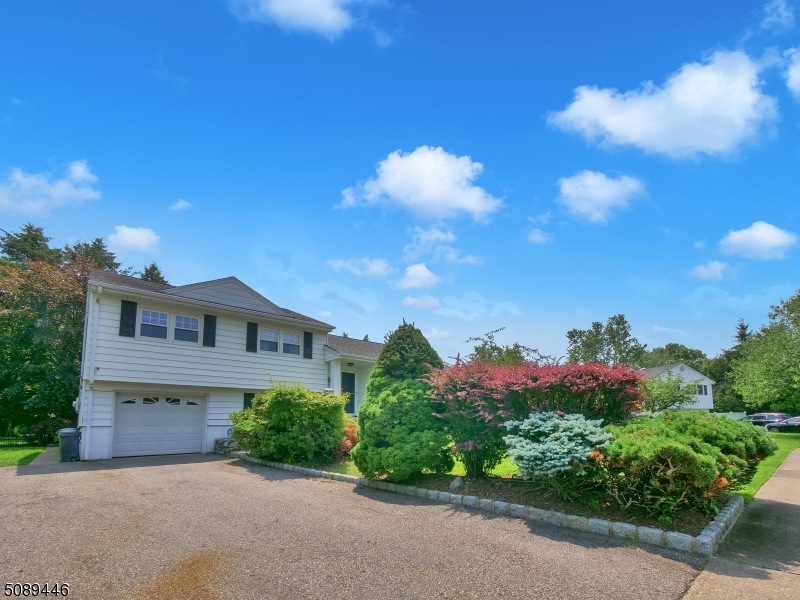 26 Berkley Ct, Wayne, NJ 07470 - photo 1