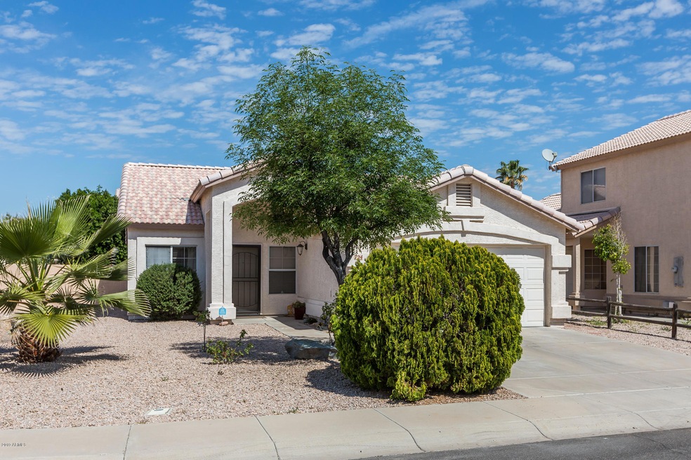 724 E Kesler Ln, Chandler, AZ 85225 - photo 1