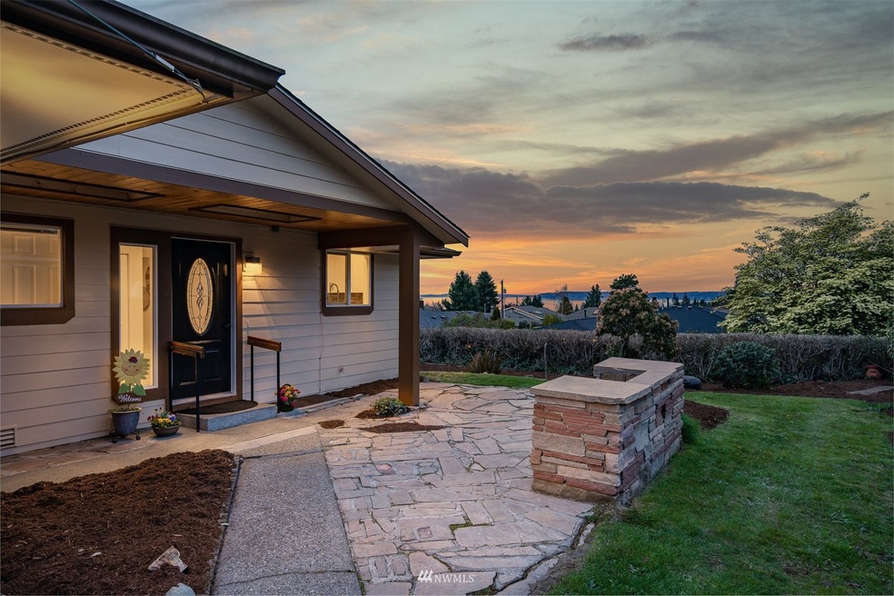 1039 Edmonds St, Edmonds, WA 98020 - photo 1