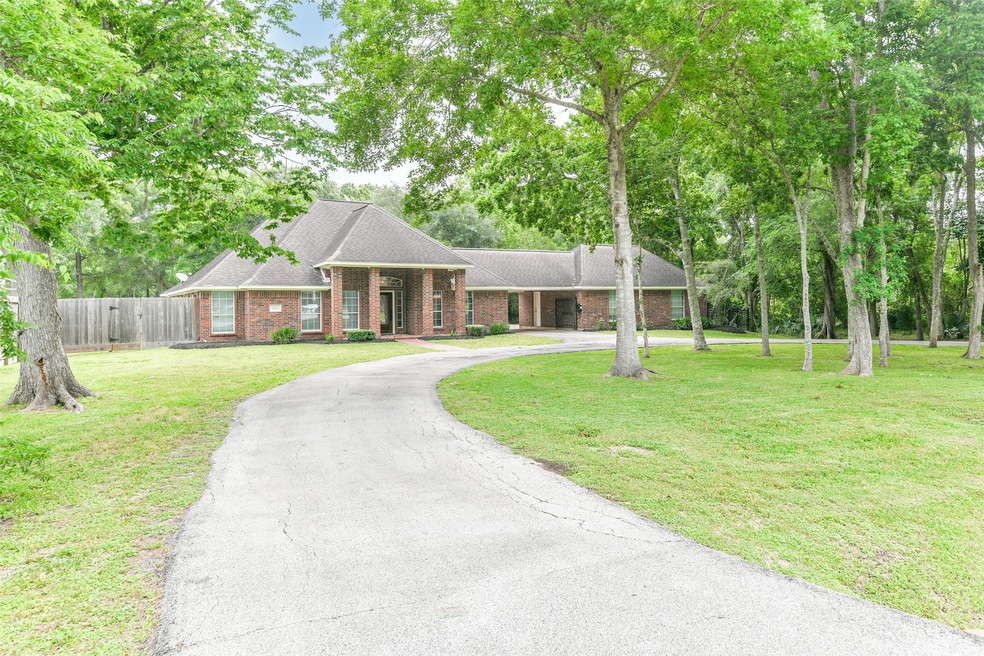 2303 Pine Dr, Friendswood, TX 77546 - photo 1