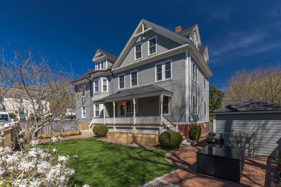 Sold $1,425,000 • Co-Listing Agent