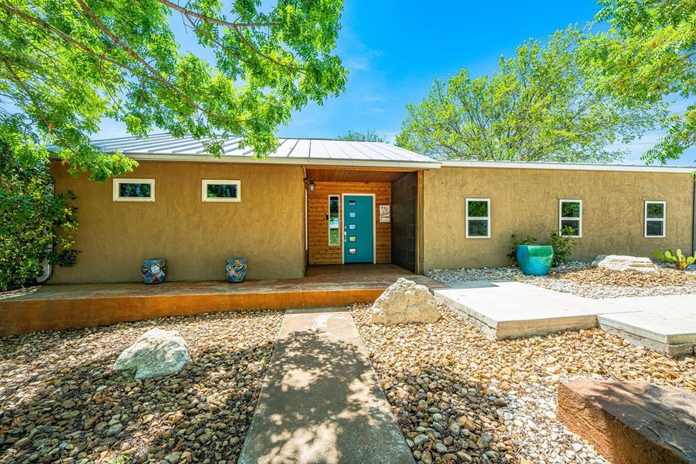 672 Bob Moritz Dr, Fredericksburg, TX 78624 - photo 1